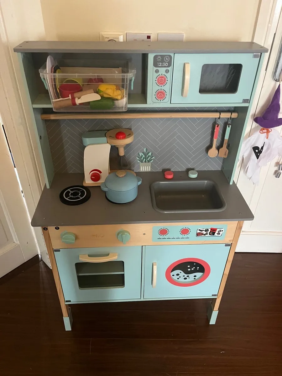 Kids toy kitchen - Image 1