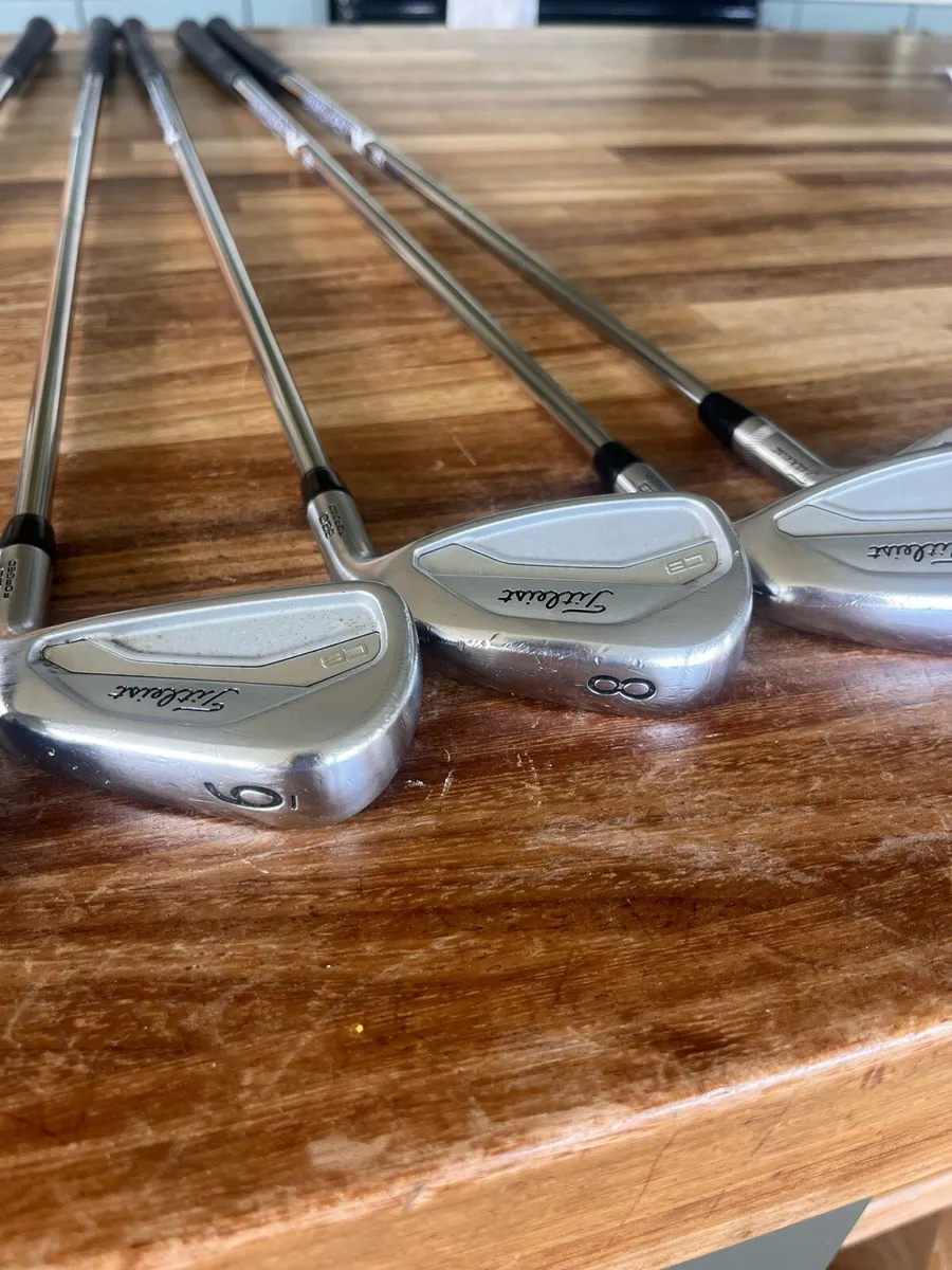 Titleist CB  Iron set ,project X Lz  6.5 - Image 3