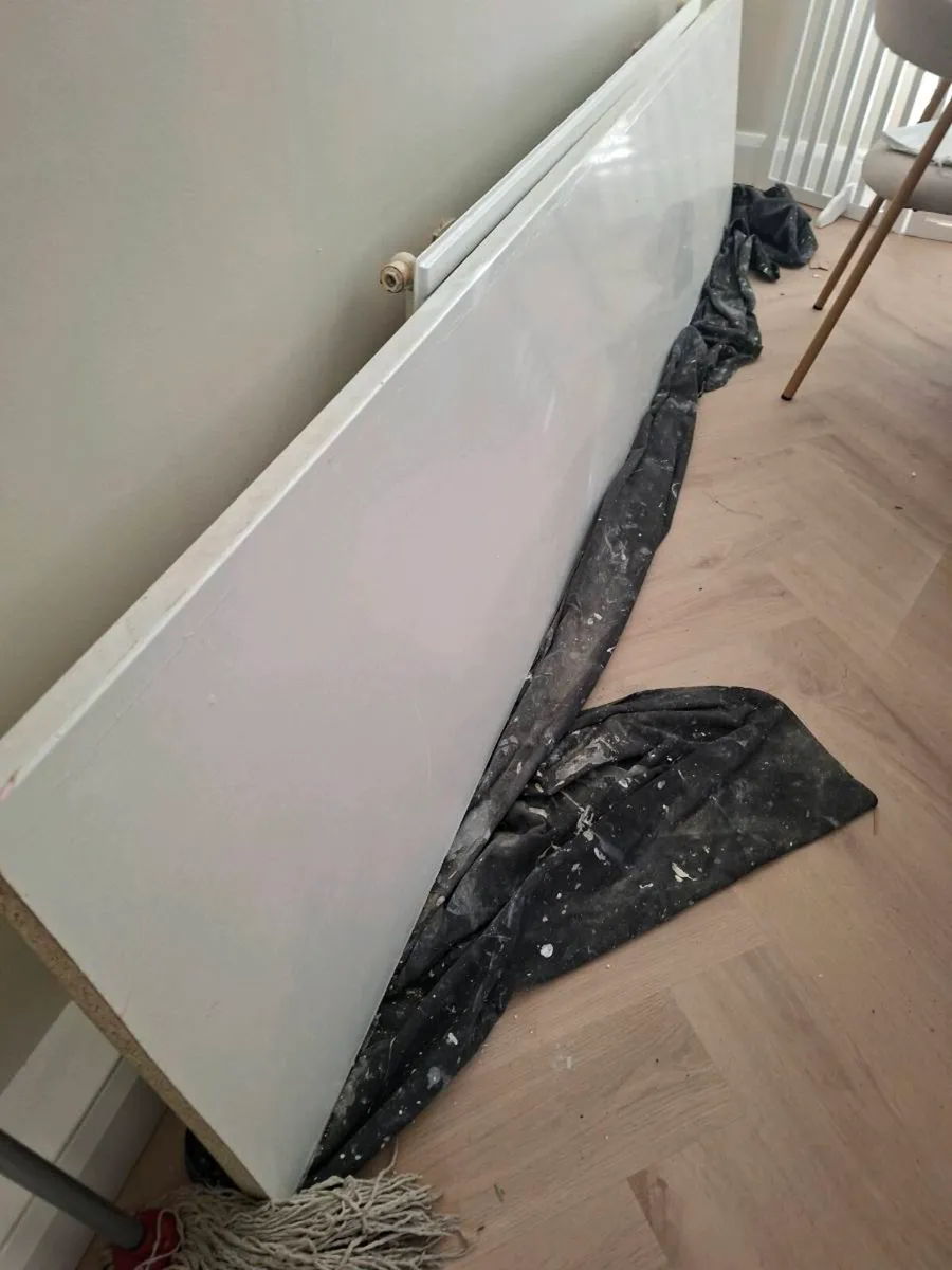 Kitchen worktop - Image 1