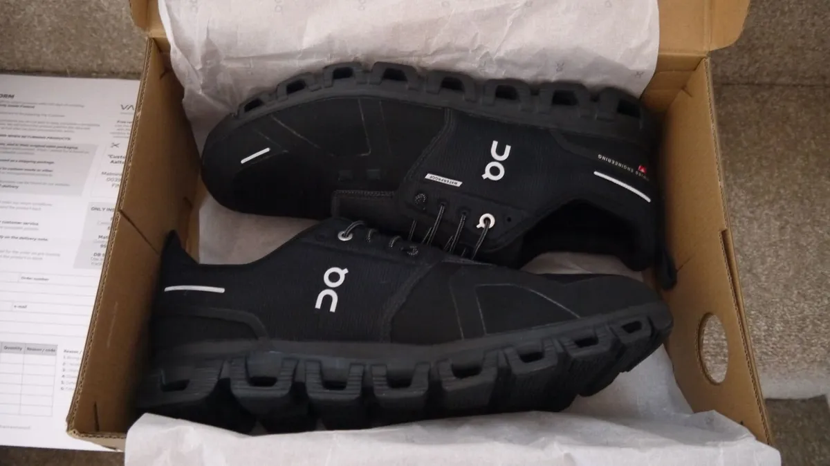 NEW On Cloud 6 WP Trainers Size 11UK - Water Proof - Image 1