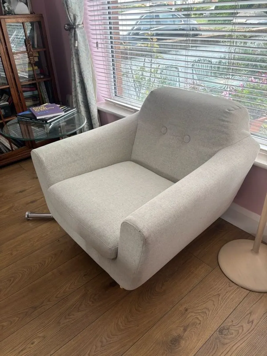 Light great perfect condition light grey armchair - Image 2