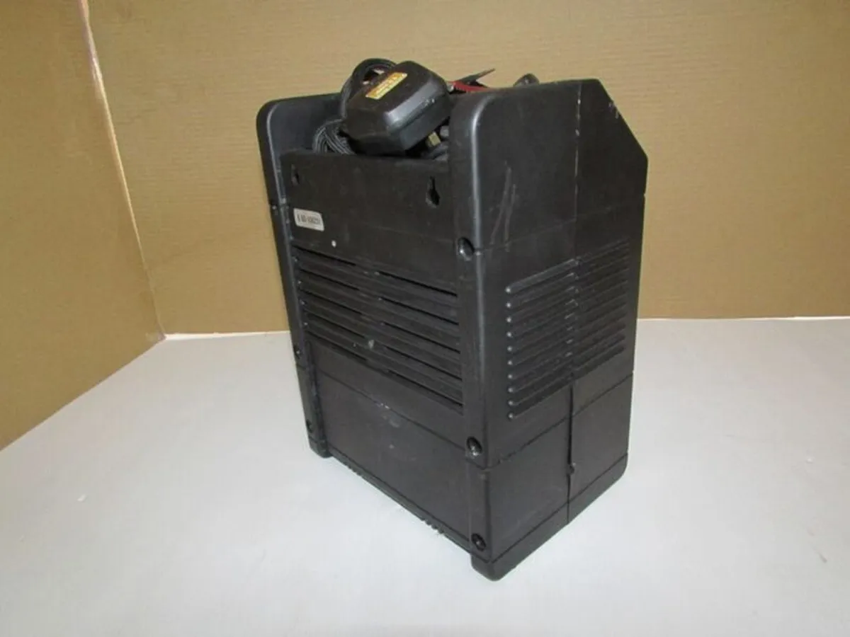 Artic Battery Charger - Image 2