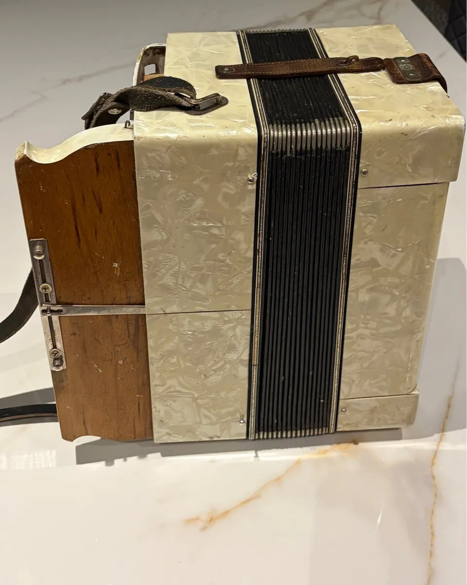 1930s Paolo soprani BC accordion - Image 3