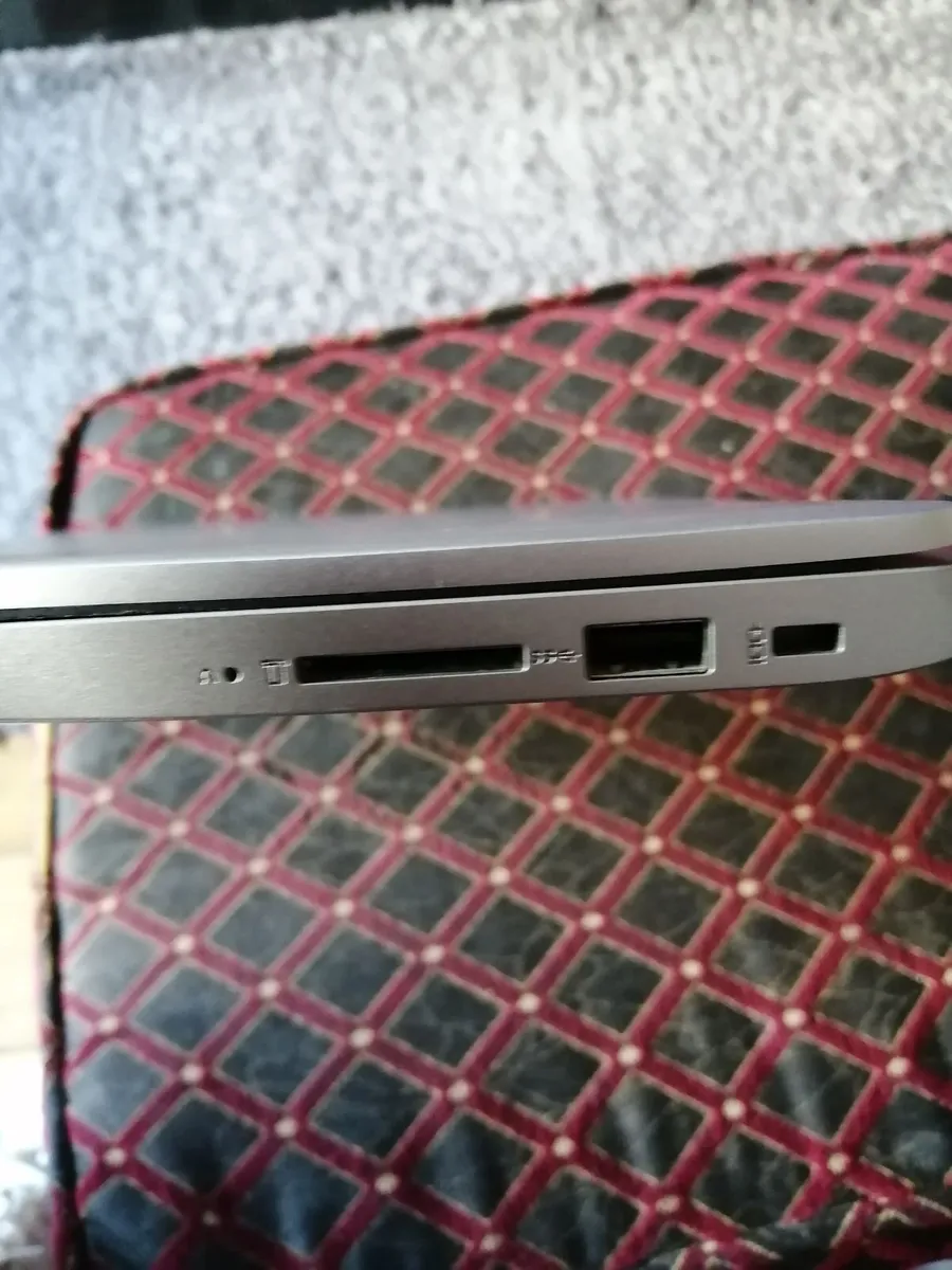 Laptop - Image 1