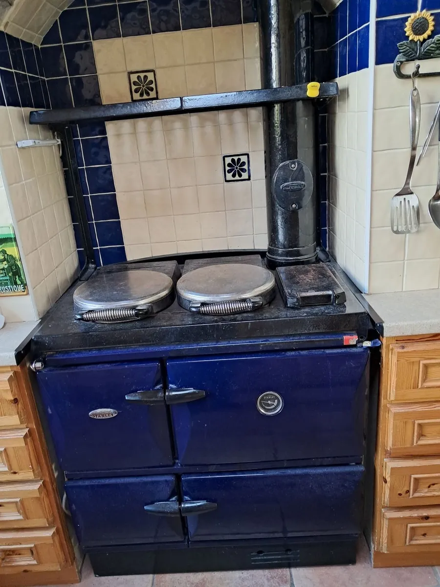 Stanley oil fired cooker and central heating unit