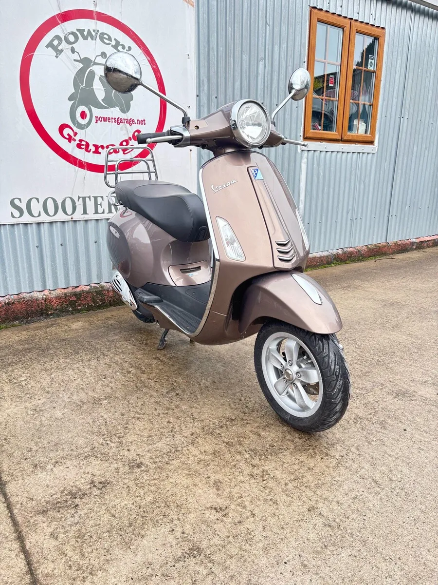 2014 Vespa primavera 50cc 2 stroke - Image 1