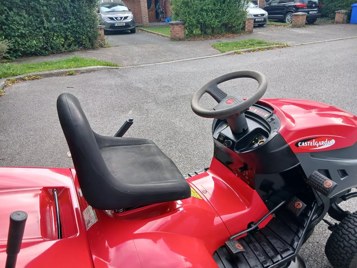 Ride on lawnmower - Image 3