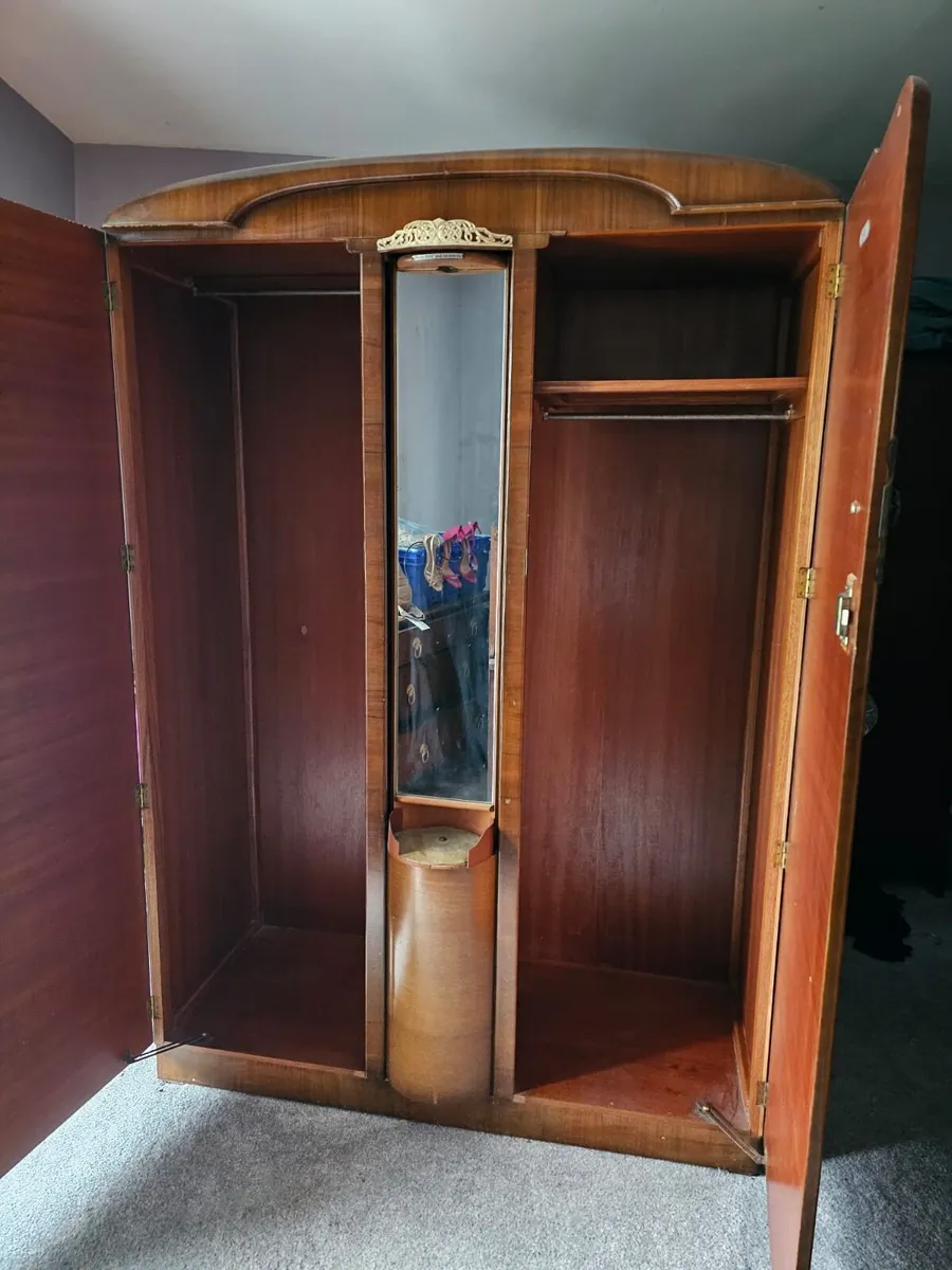 Wardrobes and dresser - Image 2
