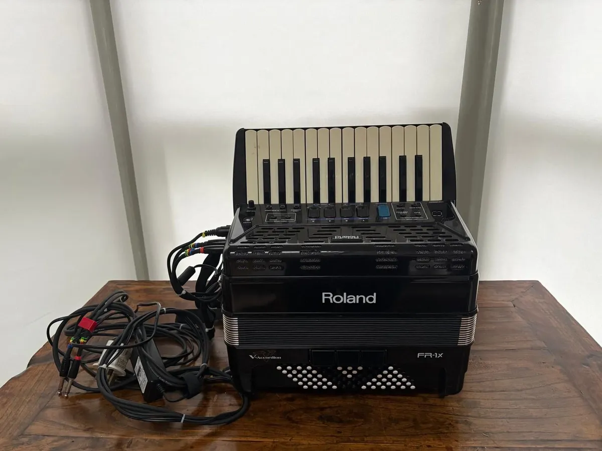Accordion-Roland FR-1X V-Accordion Excellent - Image 3
