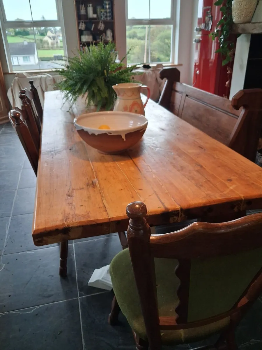 Large kitchen table - Image 1