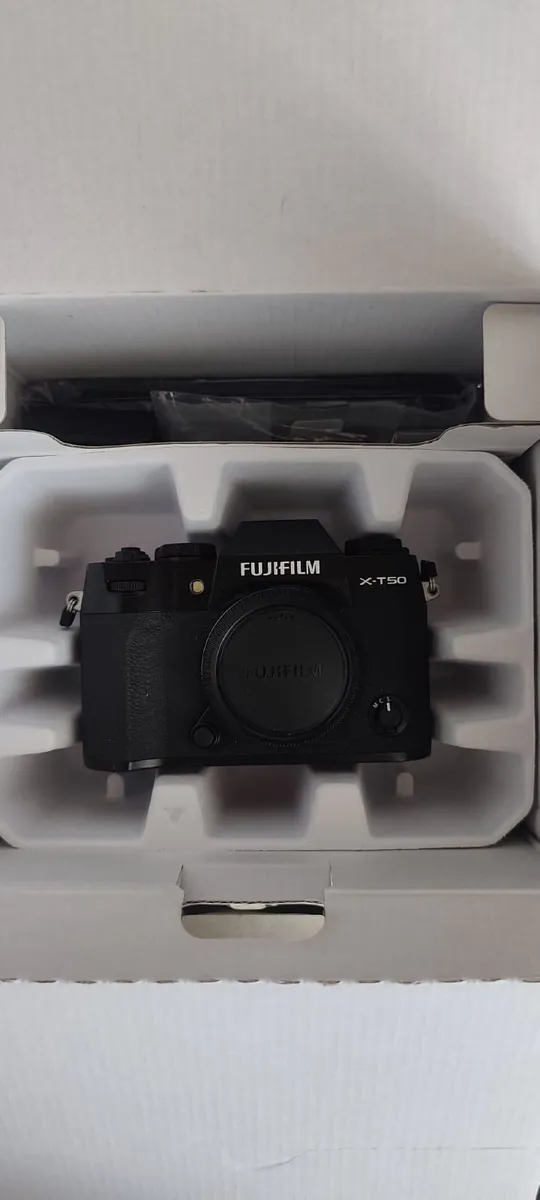 Fujifilm X-T50 camera brand new - Image 3