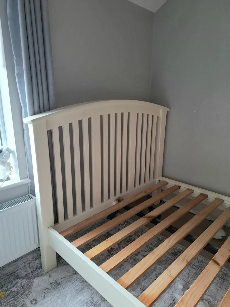 Double bed solid wood 4ft 6" - Image 3
