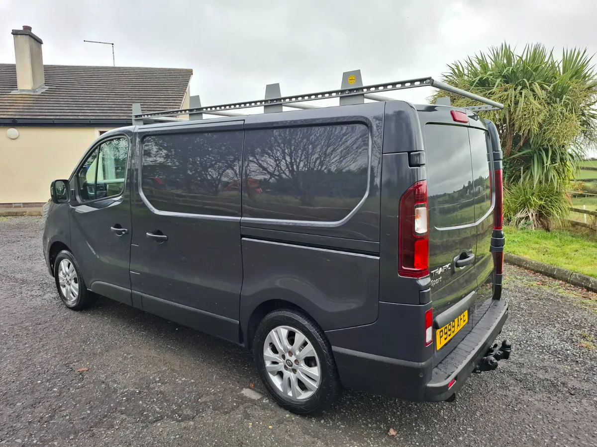 2023 Renault Trafic 2.0 sport - Image 4