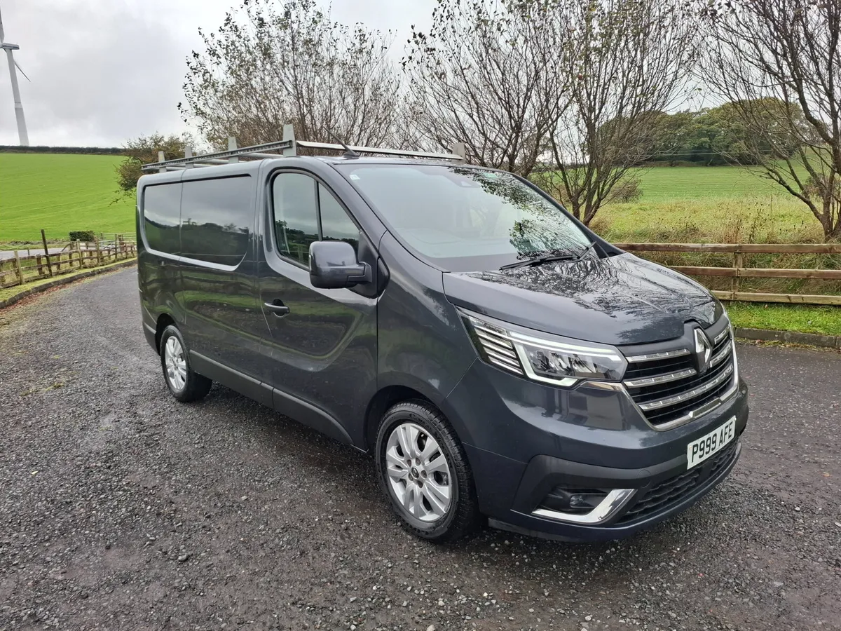 2023 Renault Trafic 2.0 sport - Image 1