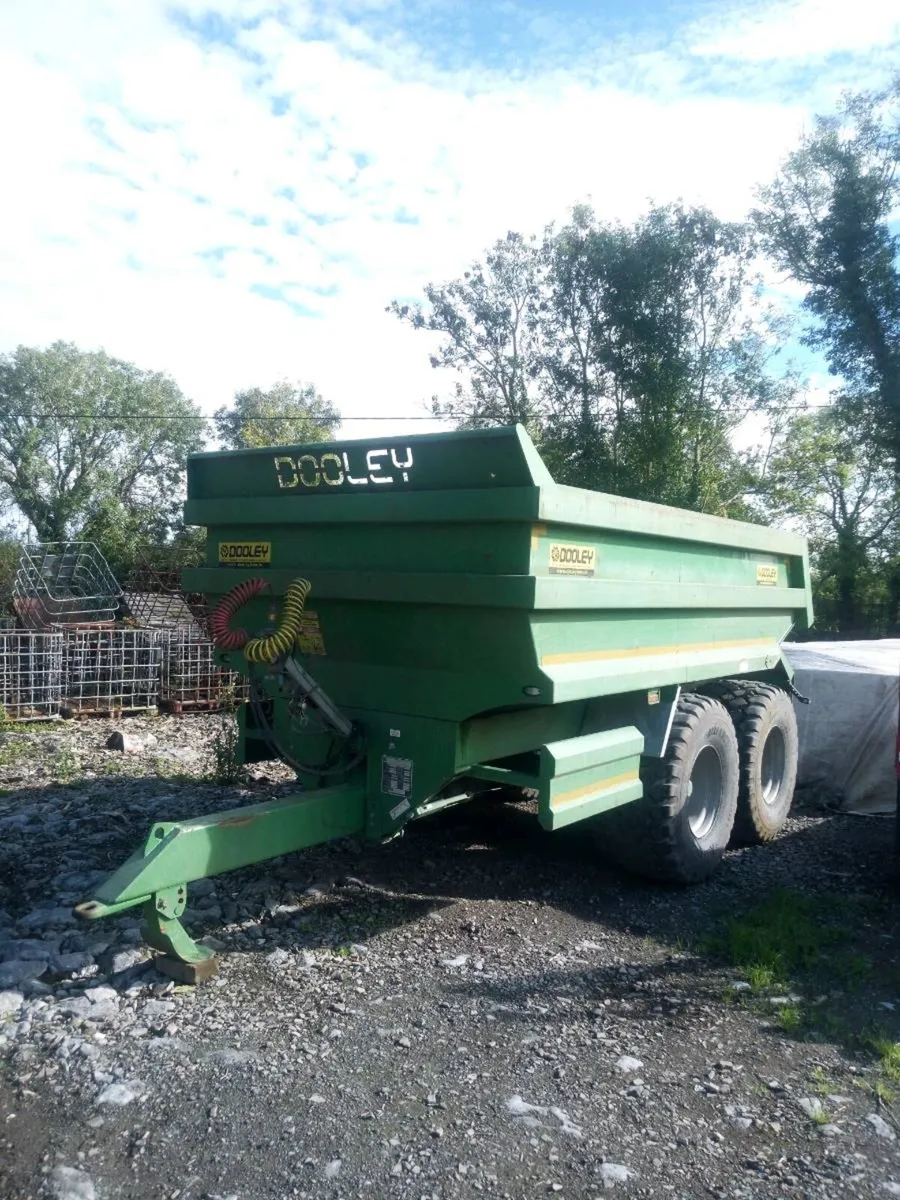Trailer - Image 1