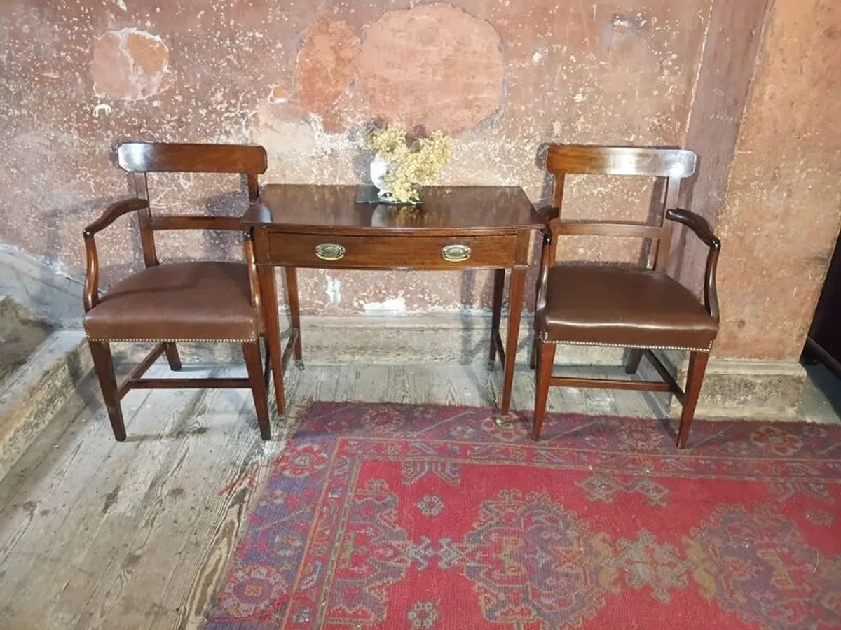 A mahogany Georgian Writing Table. - Image 1