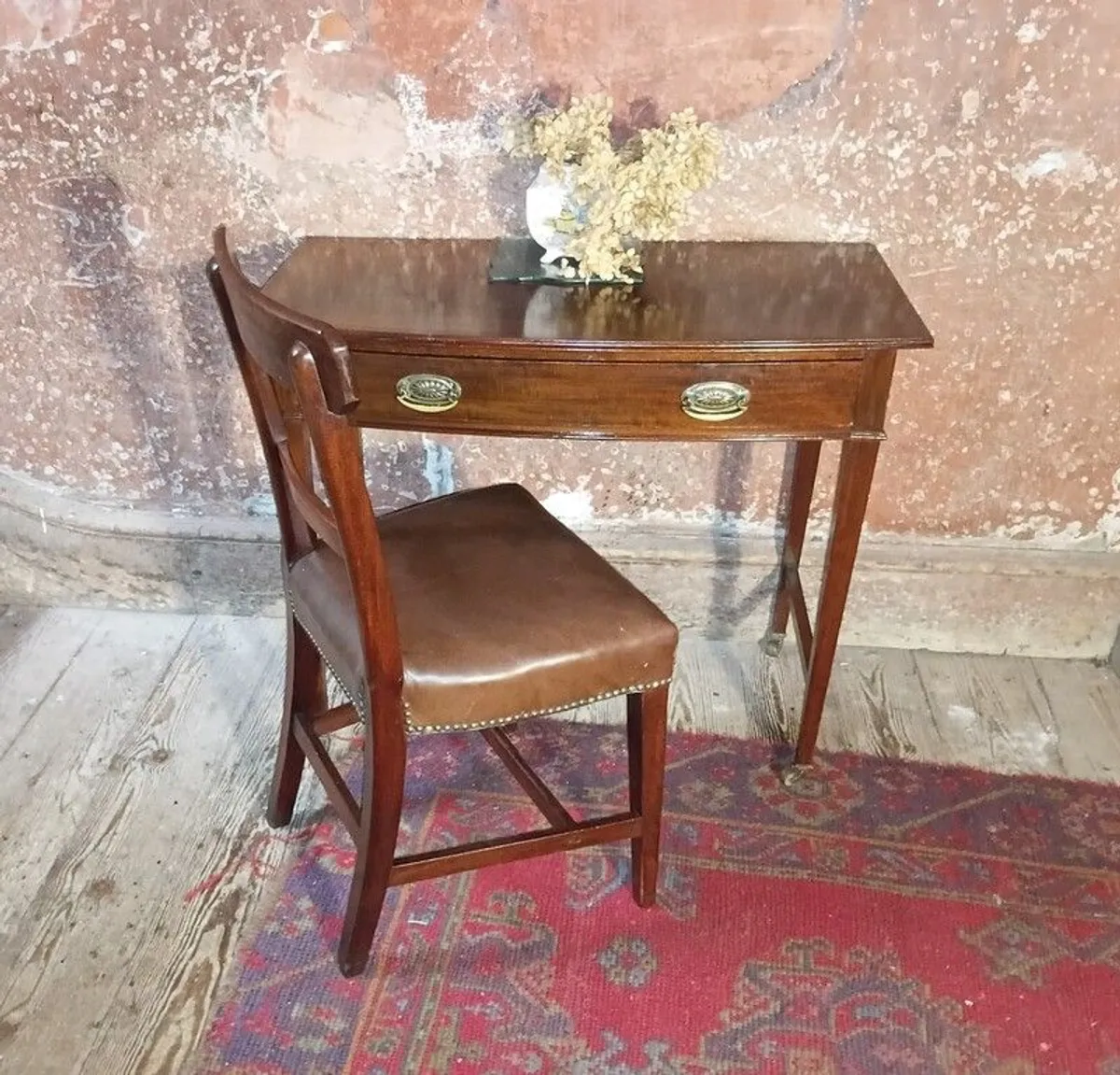 A mahogany Georgian Writing Table. - Image 3