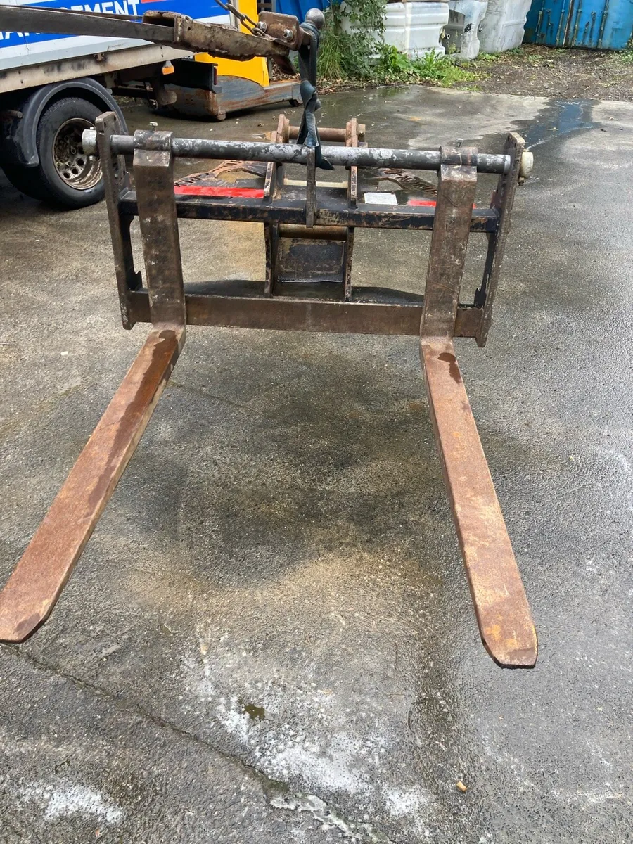 Kubota 8 ton excavator pallet forks - Image 2