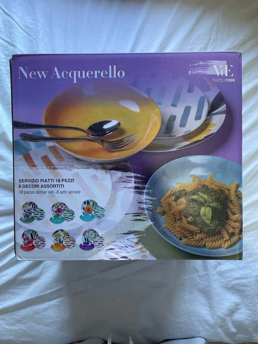 Italian Porcelain Dinner Set - Image 1