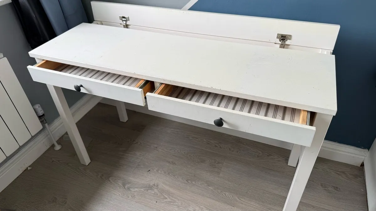 Desk - Image 2
