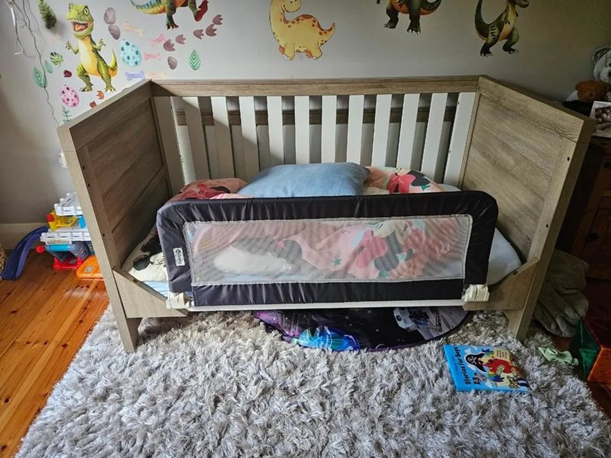 Stylish 3-in-1 Cot Bed (Tutti Bambini Modena) - Image 3