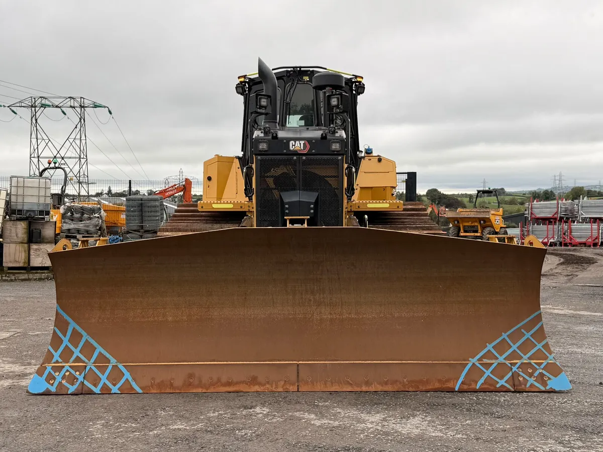 2024 CAT D6 LGP DOZER - Image 4