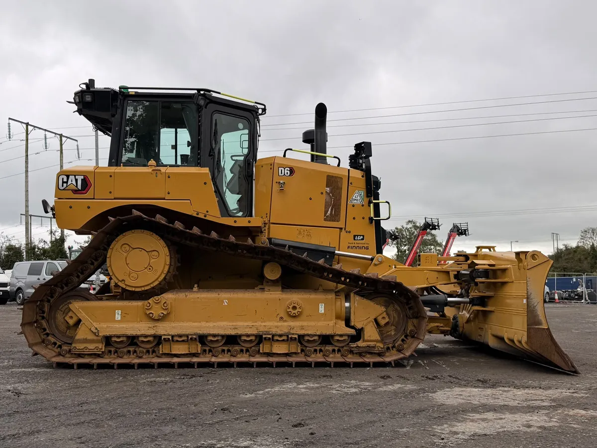 2024 CAT D6 LGP DOZER - Image 2