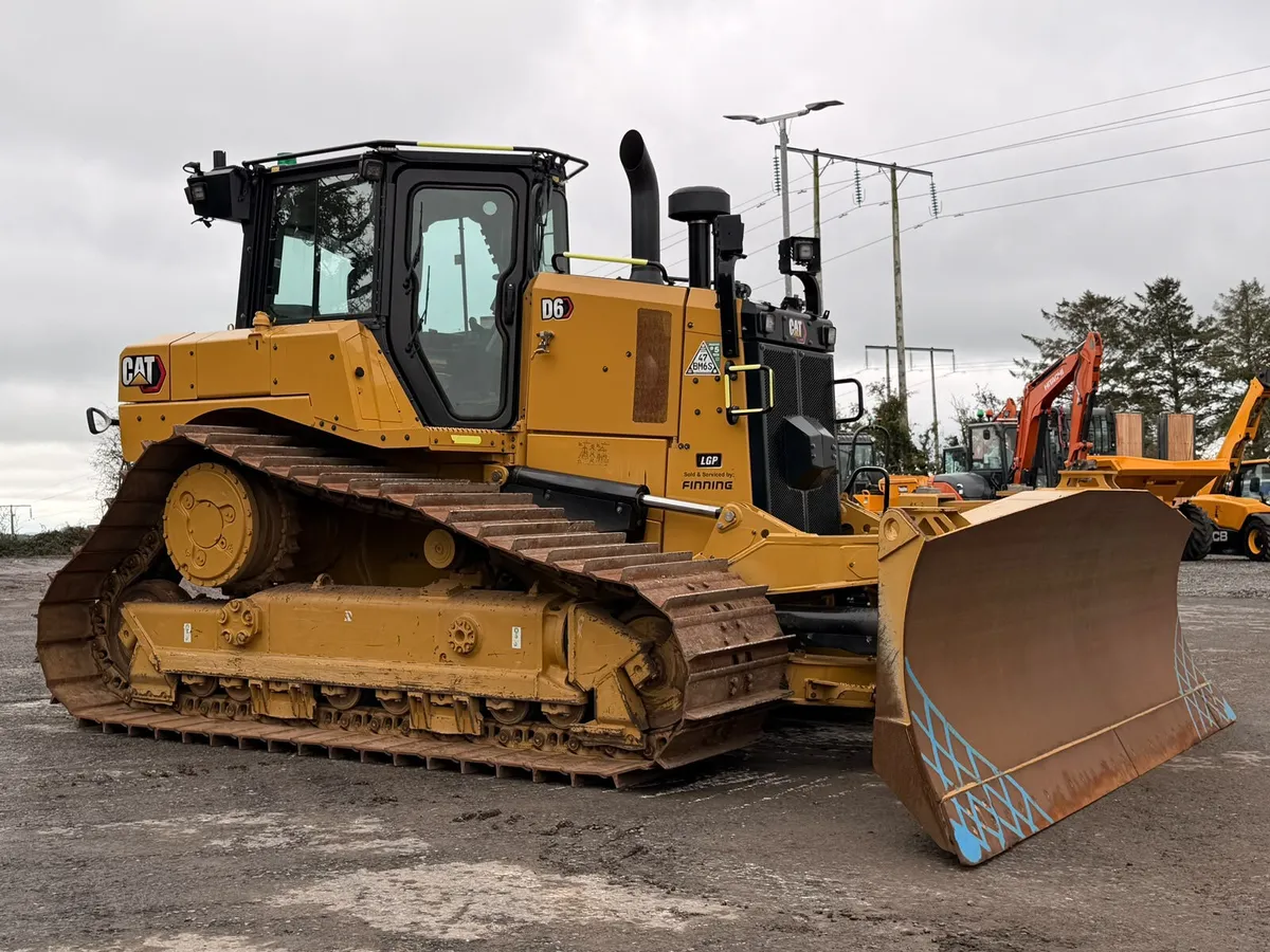 2024 CAT D6 LGP DOZER - Image 1