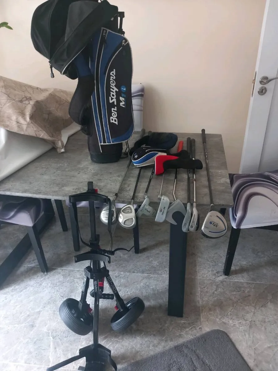 Kids golf clubs and bag and trolley - Image 1
