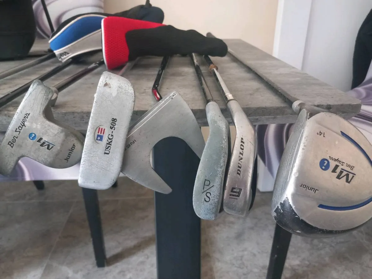 Kids golf clubs and bag and trolley - Image 4