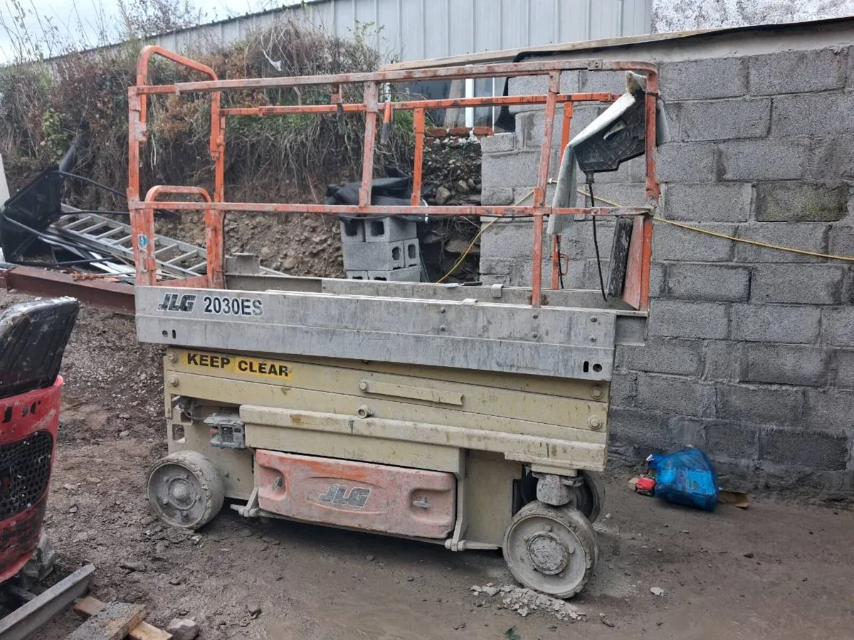 Jlg 2030 scissors lift - Image 1