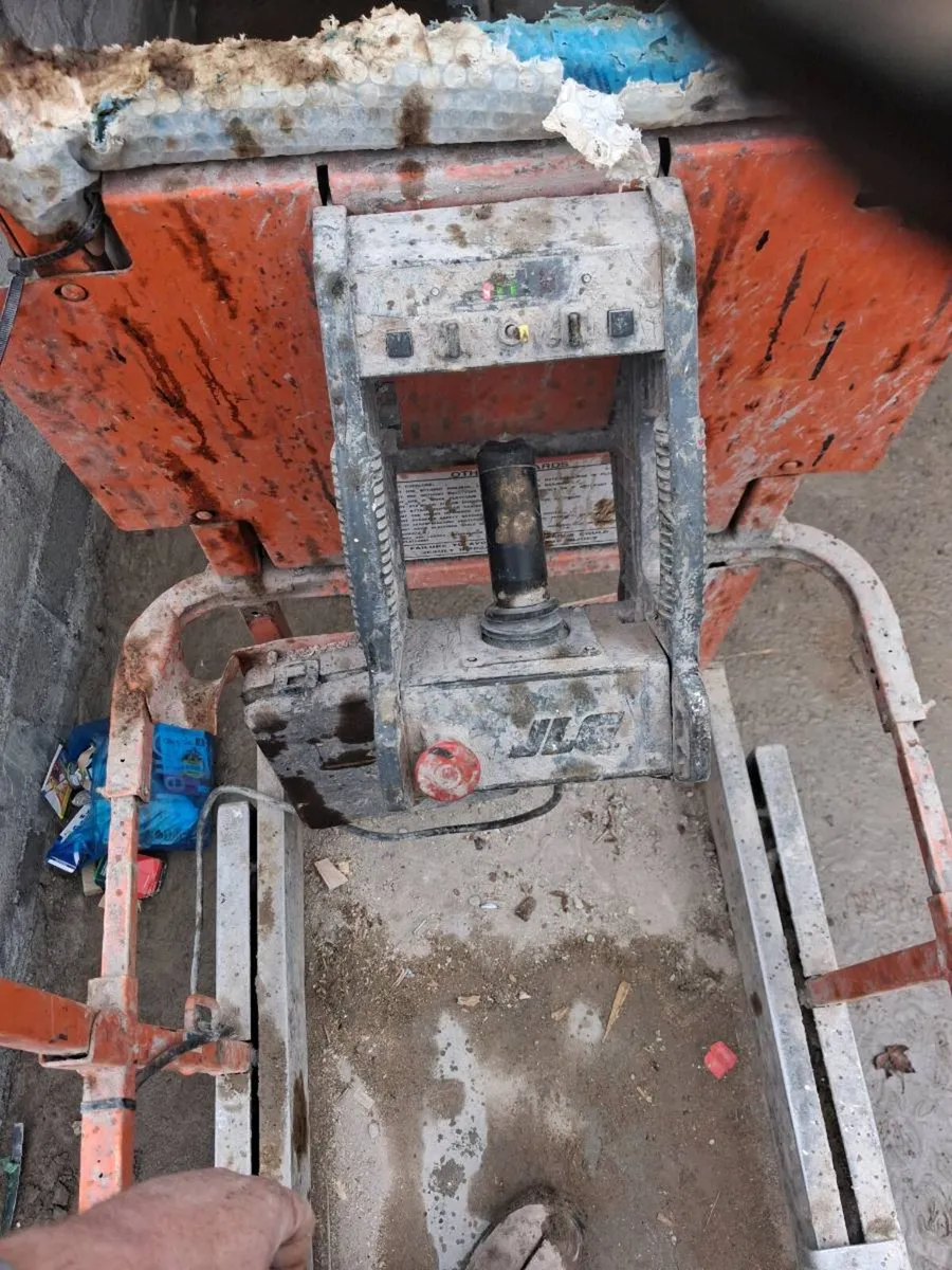 Jlg 2030 scissors lift - Image 2