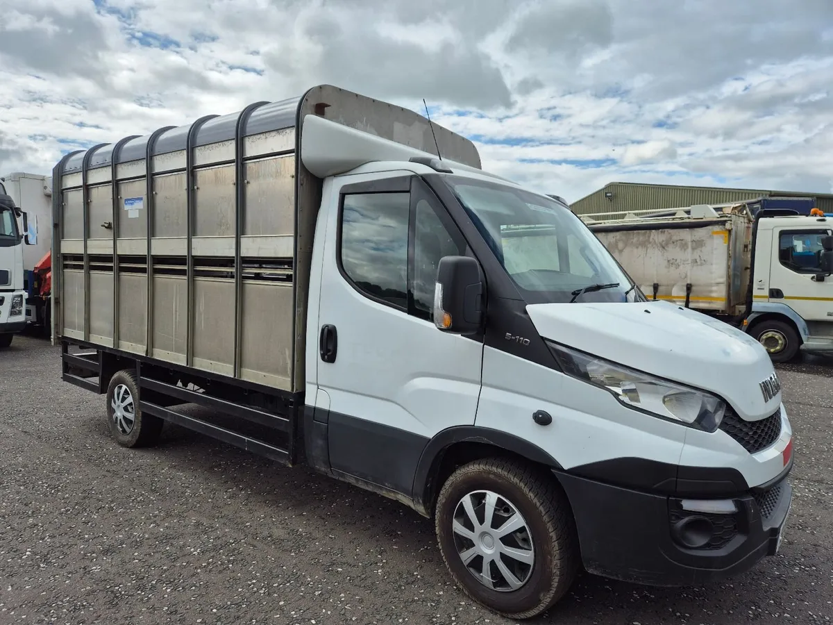 Iveco Daily 3.5 ton Ifor Williams Livestock Body - Image 4