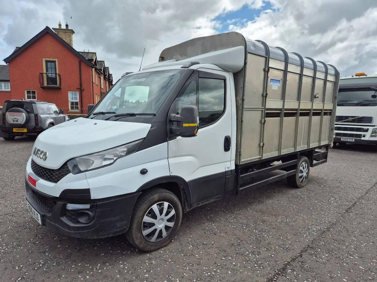 Iveco Daily 3.5 ton Ifor Williams Livestock Body - Image 2