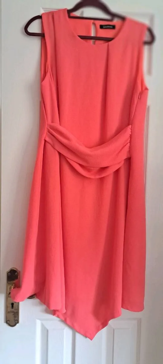 Dress and Tracksuit - Image 3