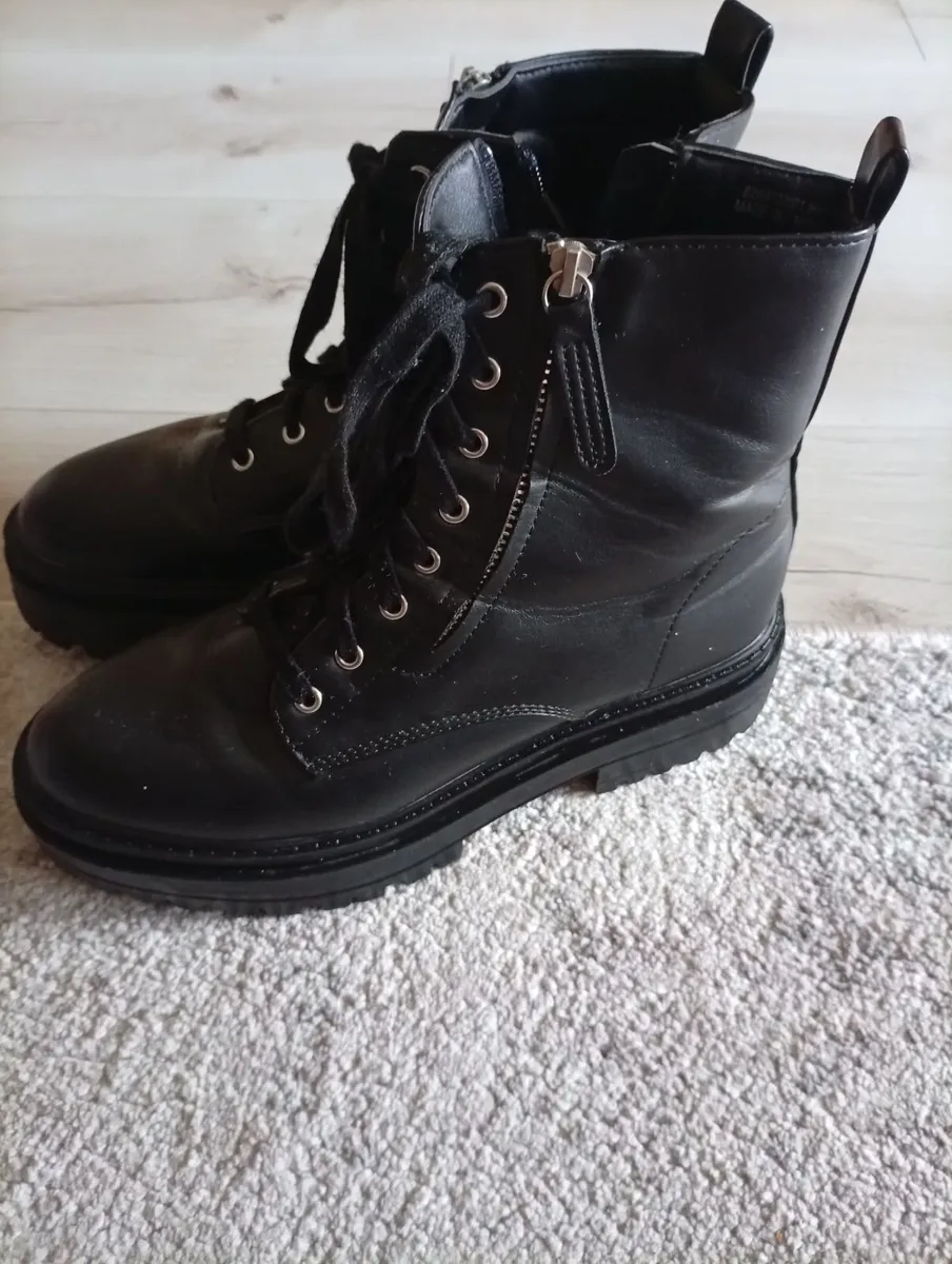 Black Boots - Image 1