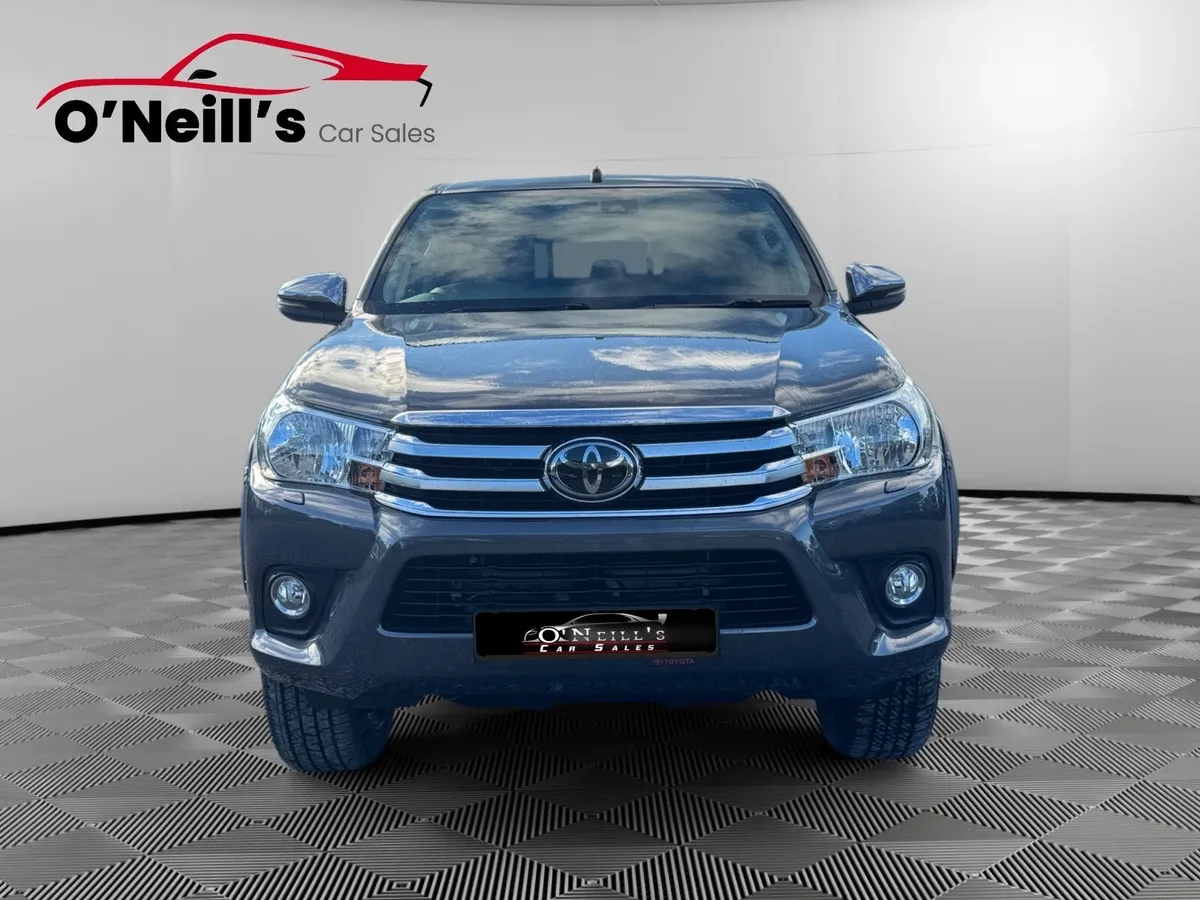 Toyota Hilux 2020 DOUBLE CAB SR5 4DR #495 - Image 3