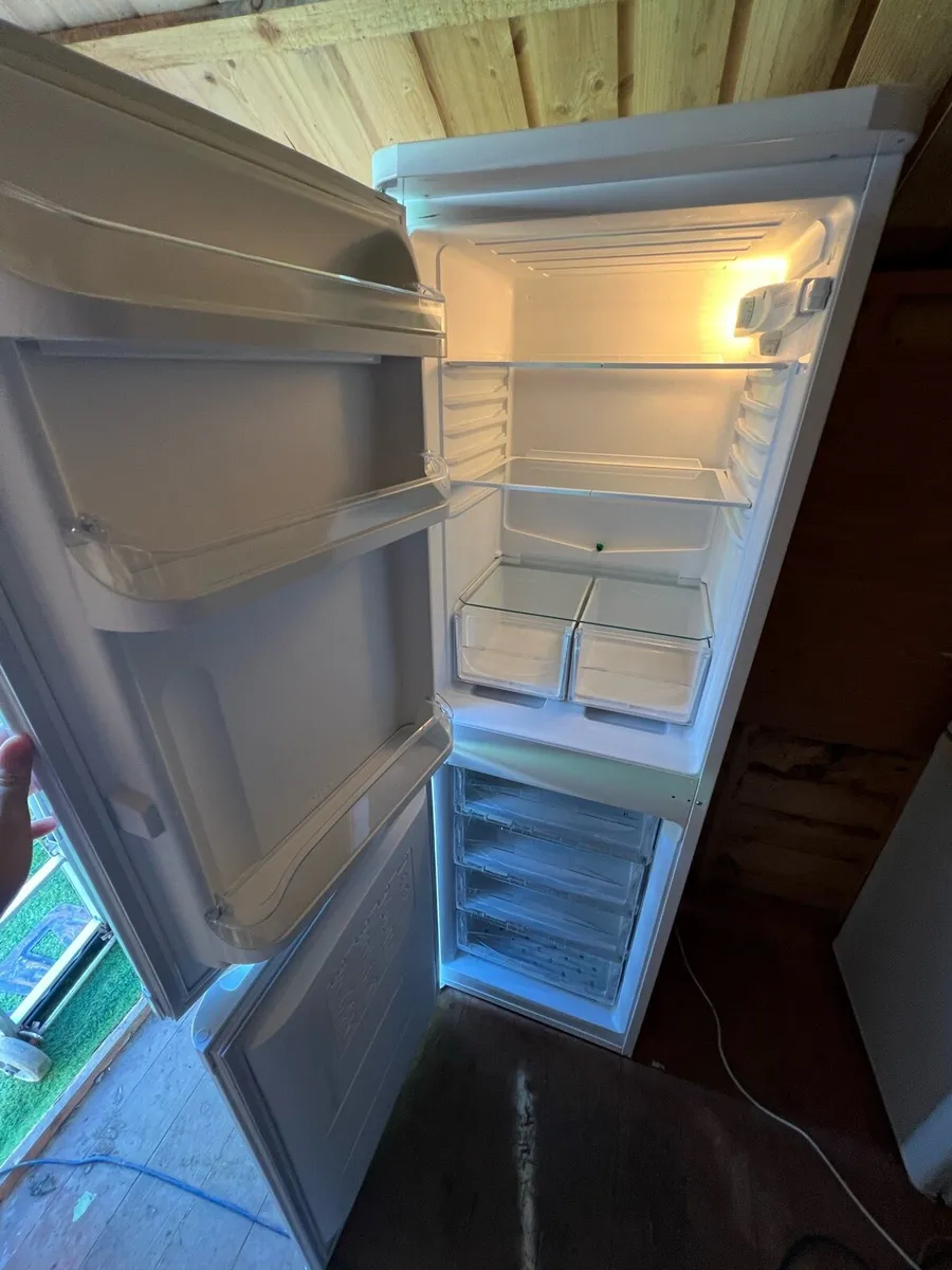 Fridge freezer - Image 4