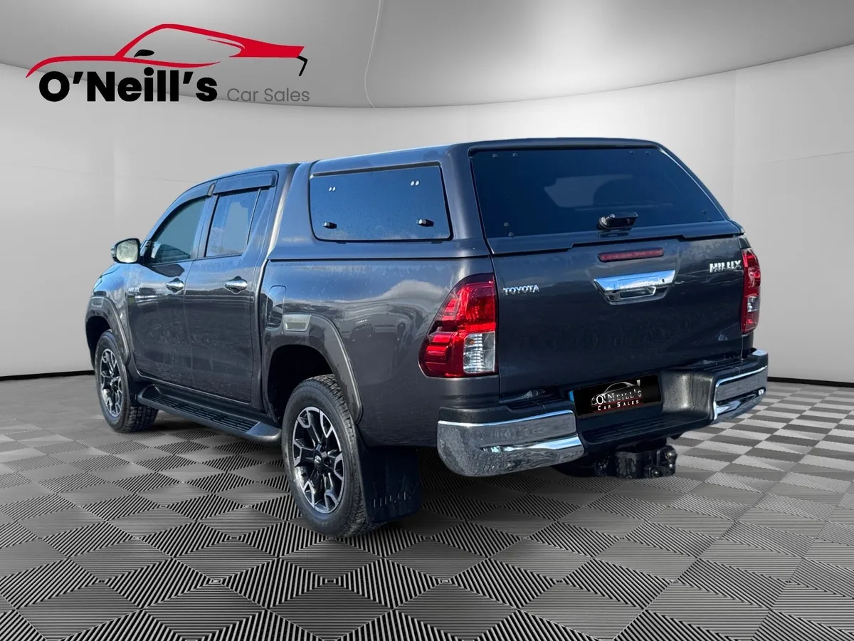 Toyota Hilux 2020 DOUBLE CAB SR5 4DR #495 - Image 4