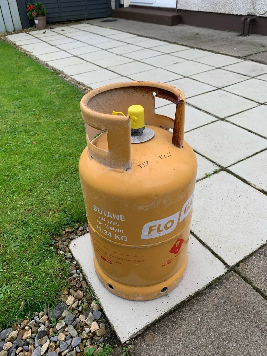 Bottle of gas - Image 1