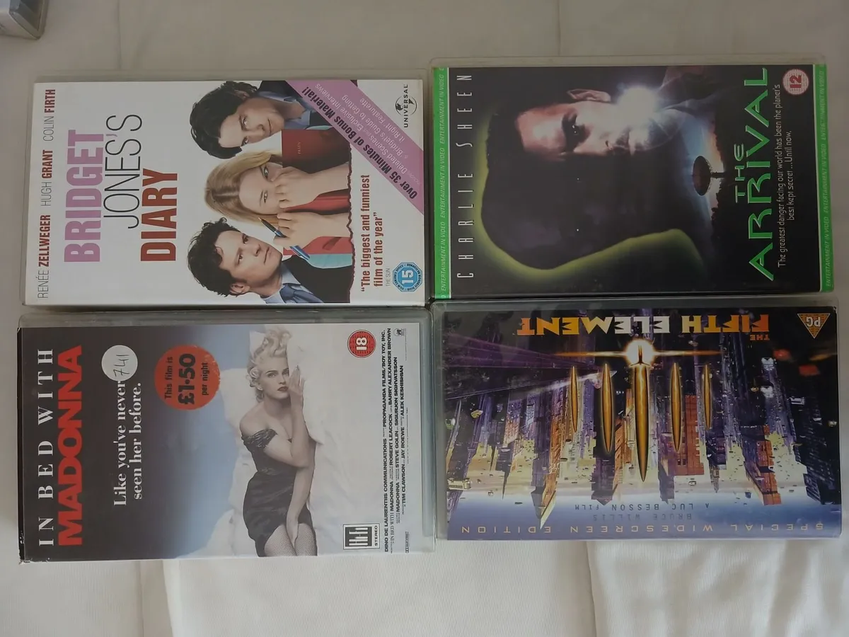 15 POPULAR VINTAGE VHS TAPES. - Image 2