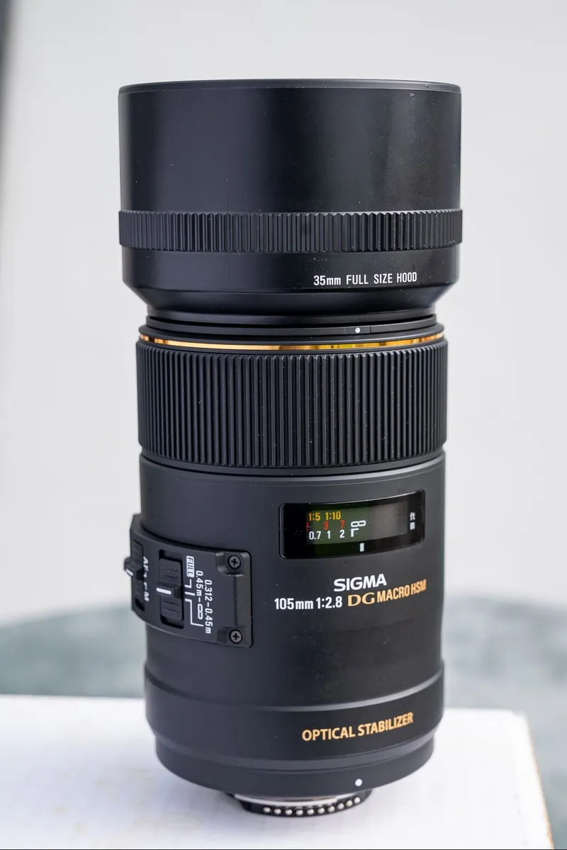 Sigma 105mm lense 1:2.8 DG MACRO HSM. - Image 1