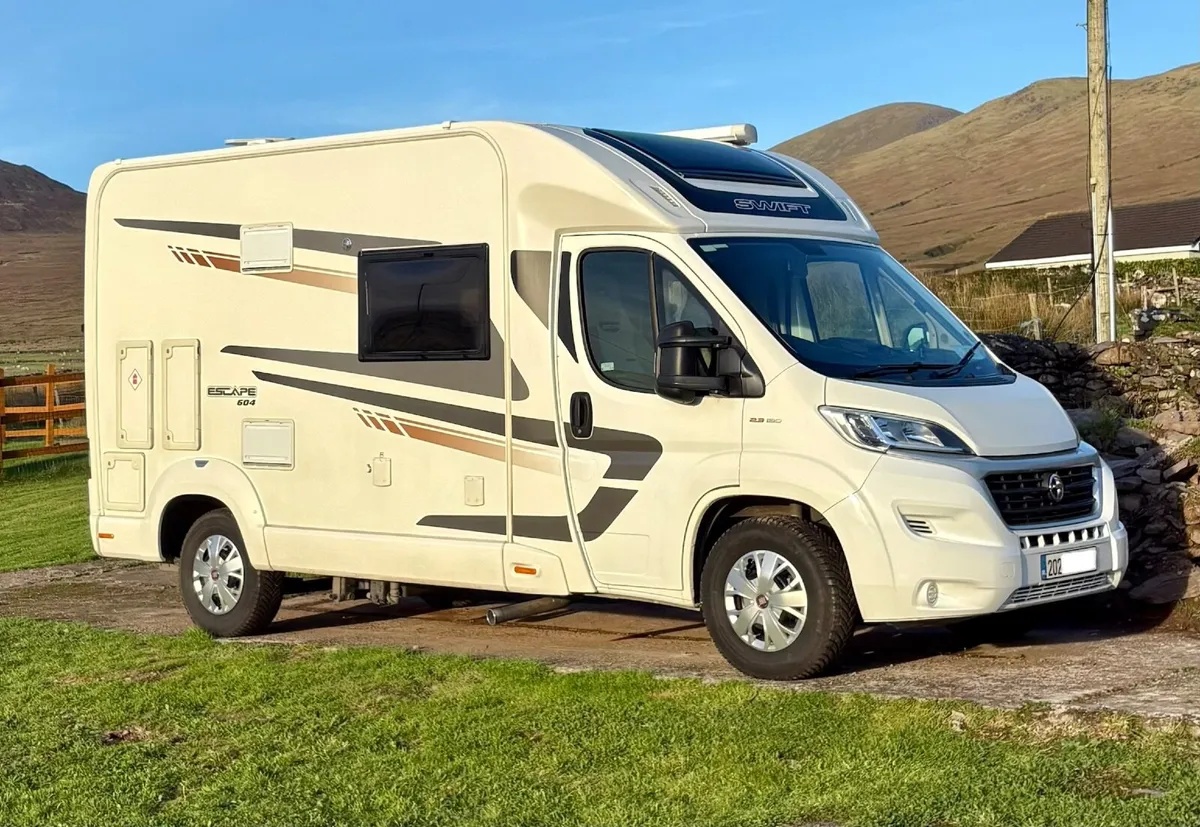 2020 SWIFT ESCAPE 604 MOTORHOME | 28,000 KM | - Image 1
