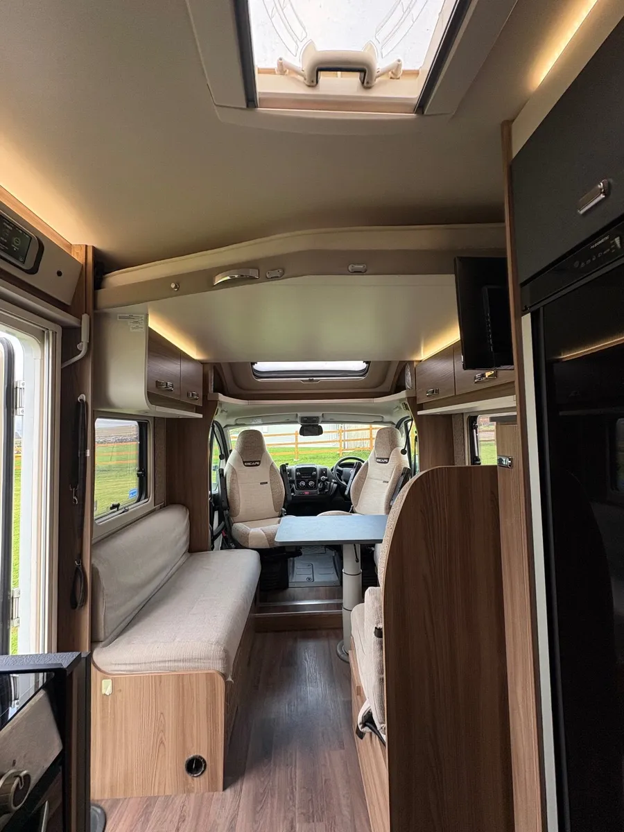 2020 SWIFT ESCAPE 604 MOTORHOME | 28,000 KM | - Image 4