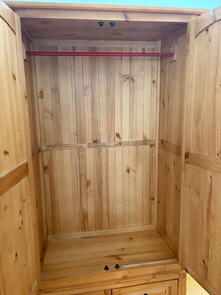 Wardrobe - Image 3
