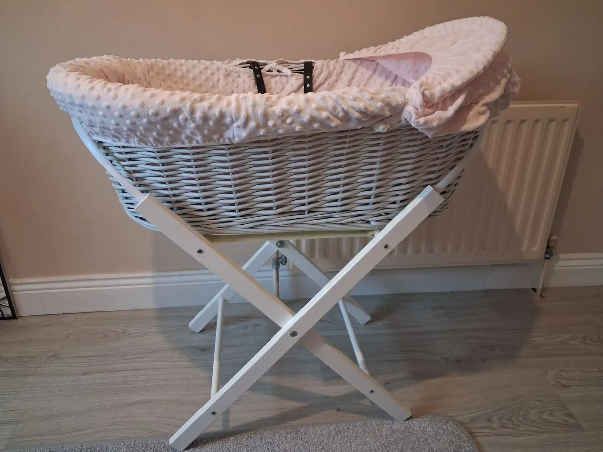 Moses basket and stand - Image 3