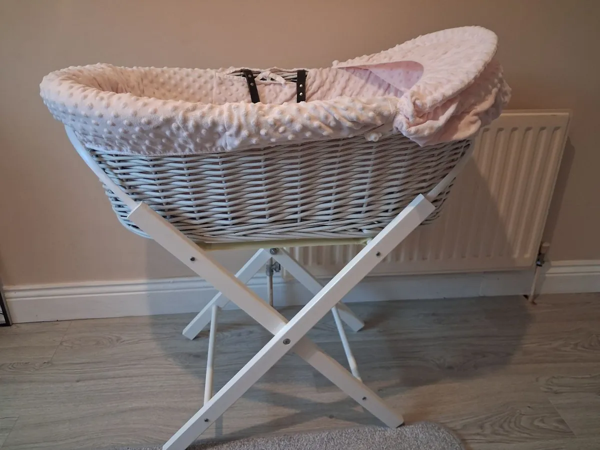 Moses basket and stand - Image 4