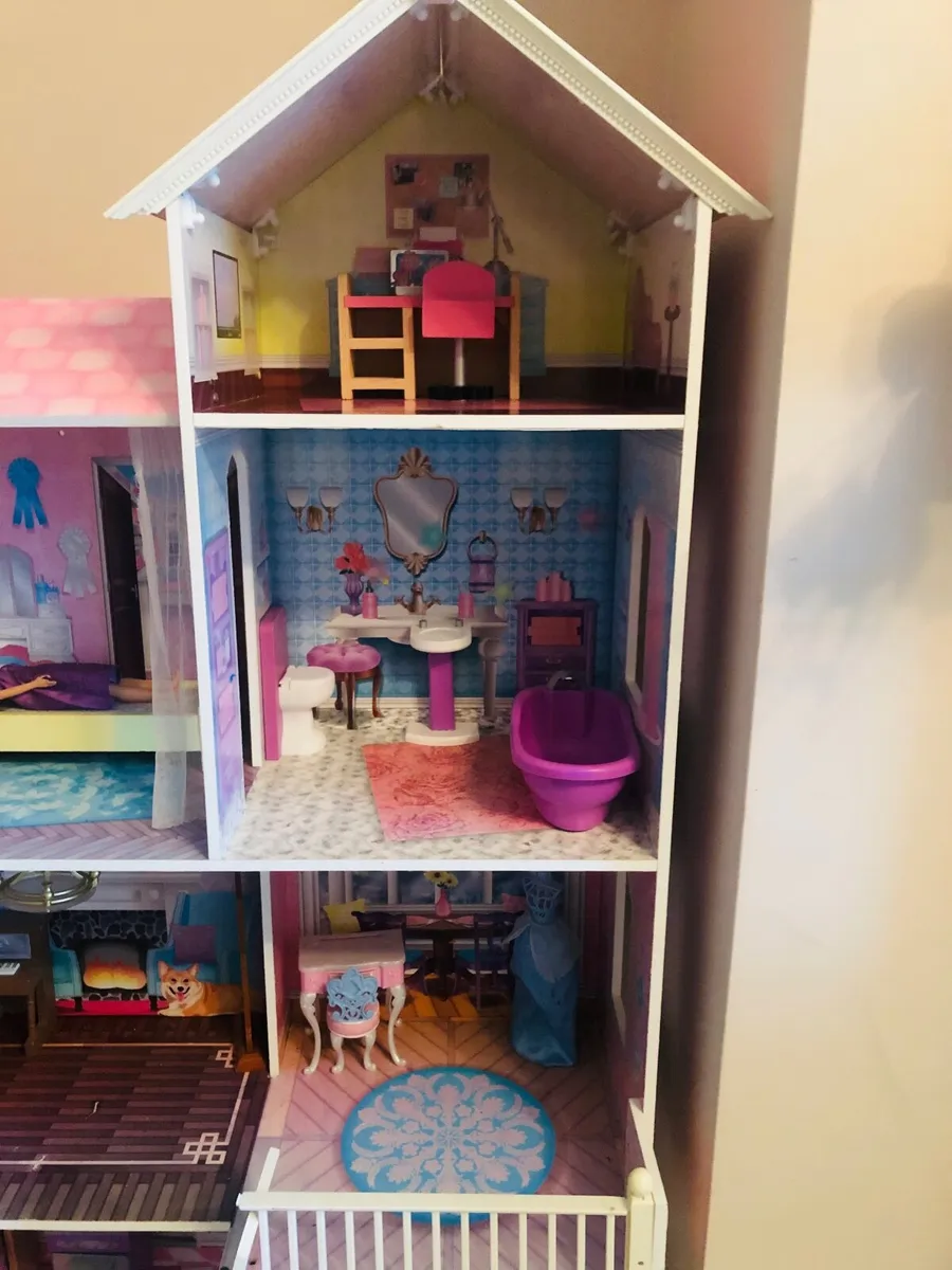 Doll house - Image 2