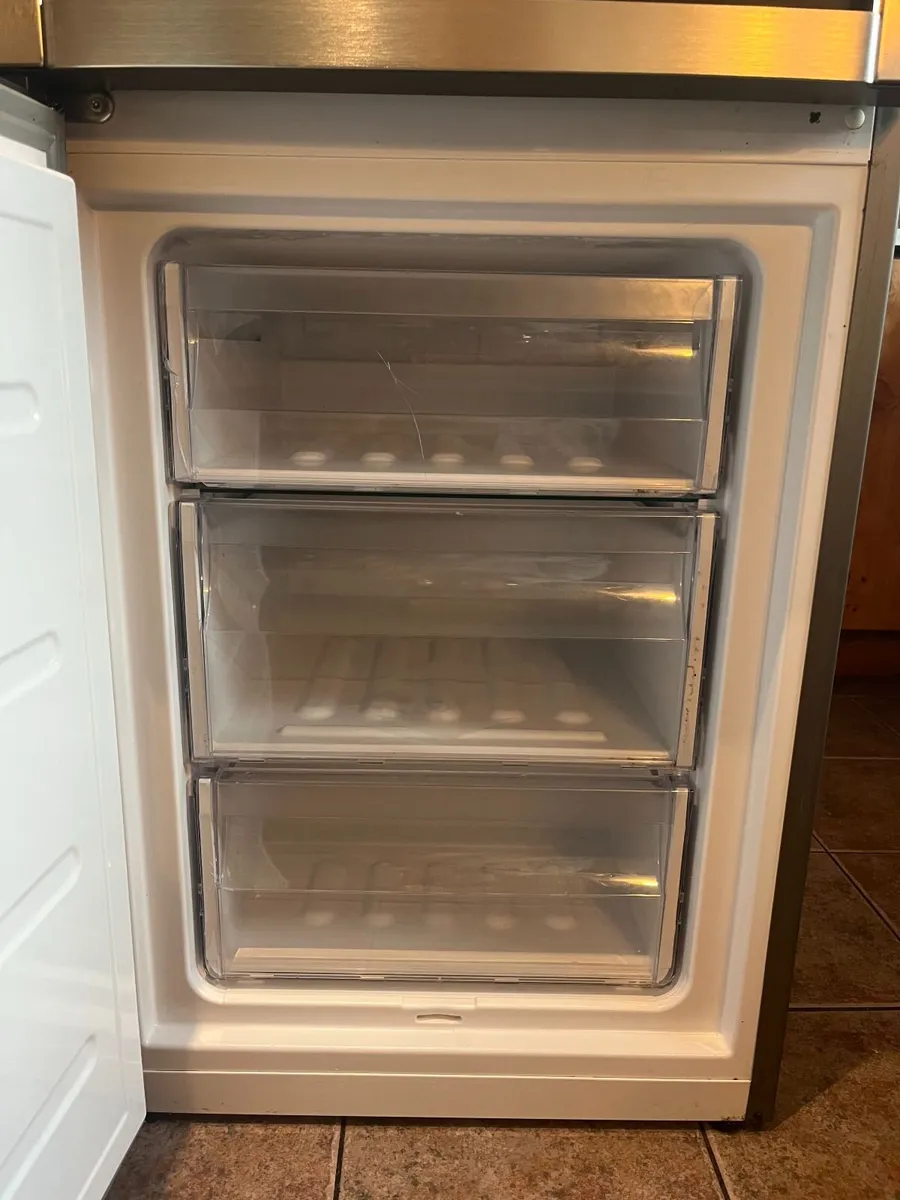 Whirlpool Fridge Freezer – Stainless Steel – 339L - Image 2