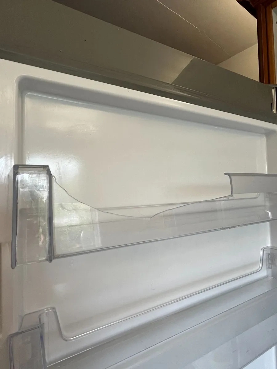 Whirlpool Fridge Freezer – Stainless Steel – 339L - Image 4